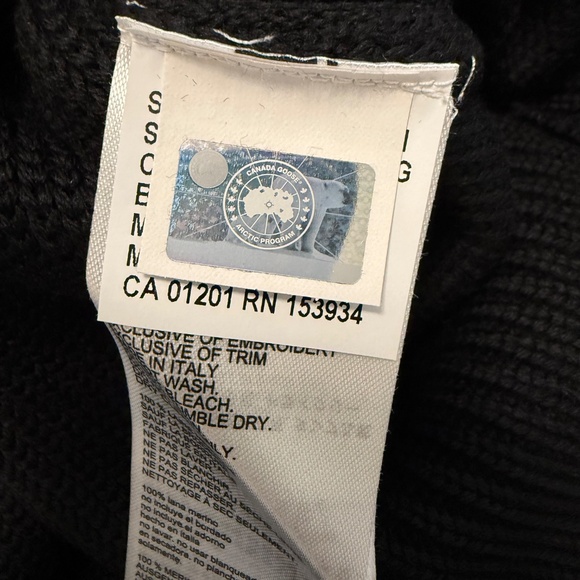 Men's Canada Goose Black Label Crewneck Sweater - Picture 4 of 6